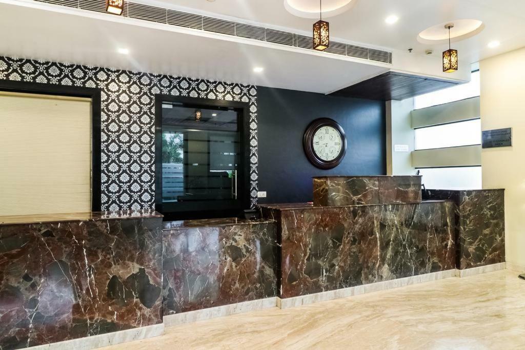 Hôtel La Silver Leaf à Nawāshahr Extérieur photo