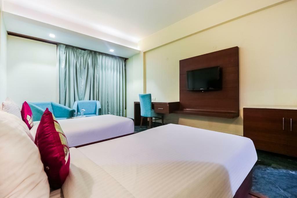 Hôtel La Silver Leaf à Nawāshahr Extérieur photo