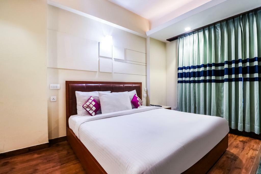 Hôtel La Silver Leaf à Nawāshahr Extérieur photo