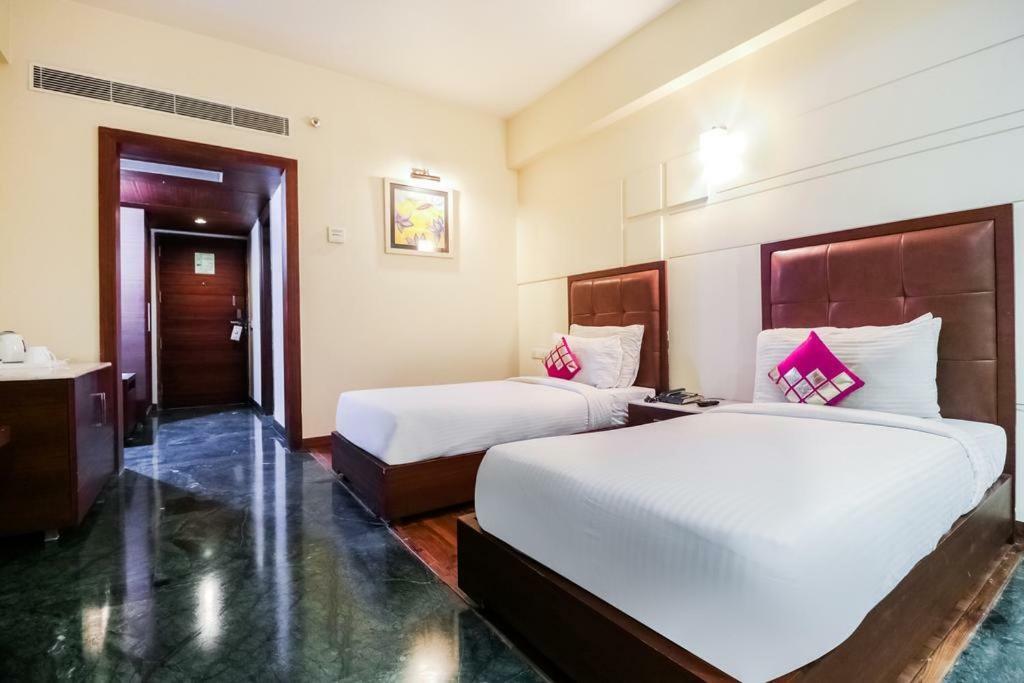 Hôtel La Silver Leaf à Nawāshahr Extérieur photo