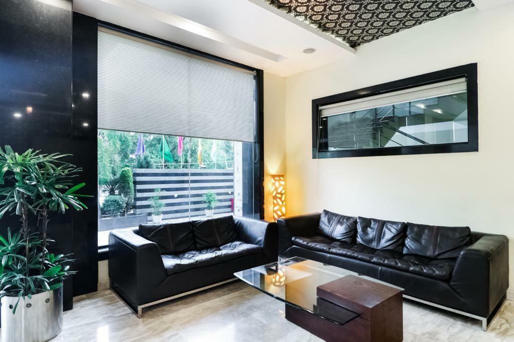 Hôtel La Silver Leaf à Nawāshahr Extérieur photo